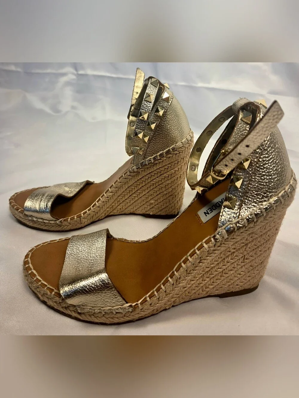 Steve Madden McKenna Gold Metallic Studded Espadrille Wedge Sandals - Size 7M